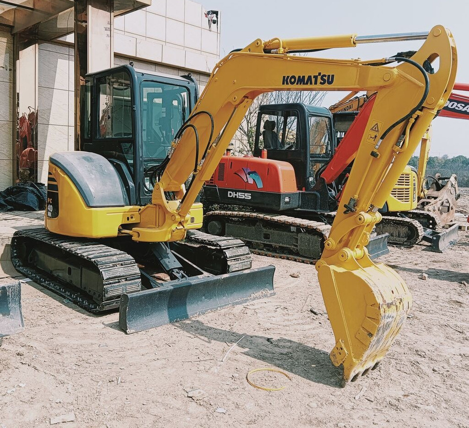 Komatsu PC40MR - Mini excavator: picture 1 Komatsu PC40MR - Mini excavator: picture 1