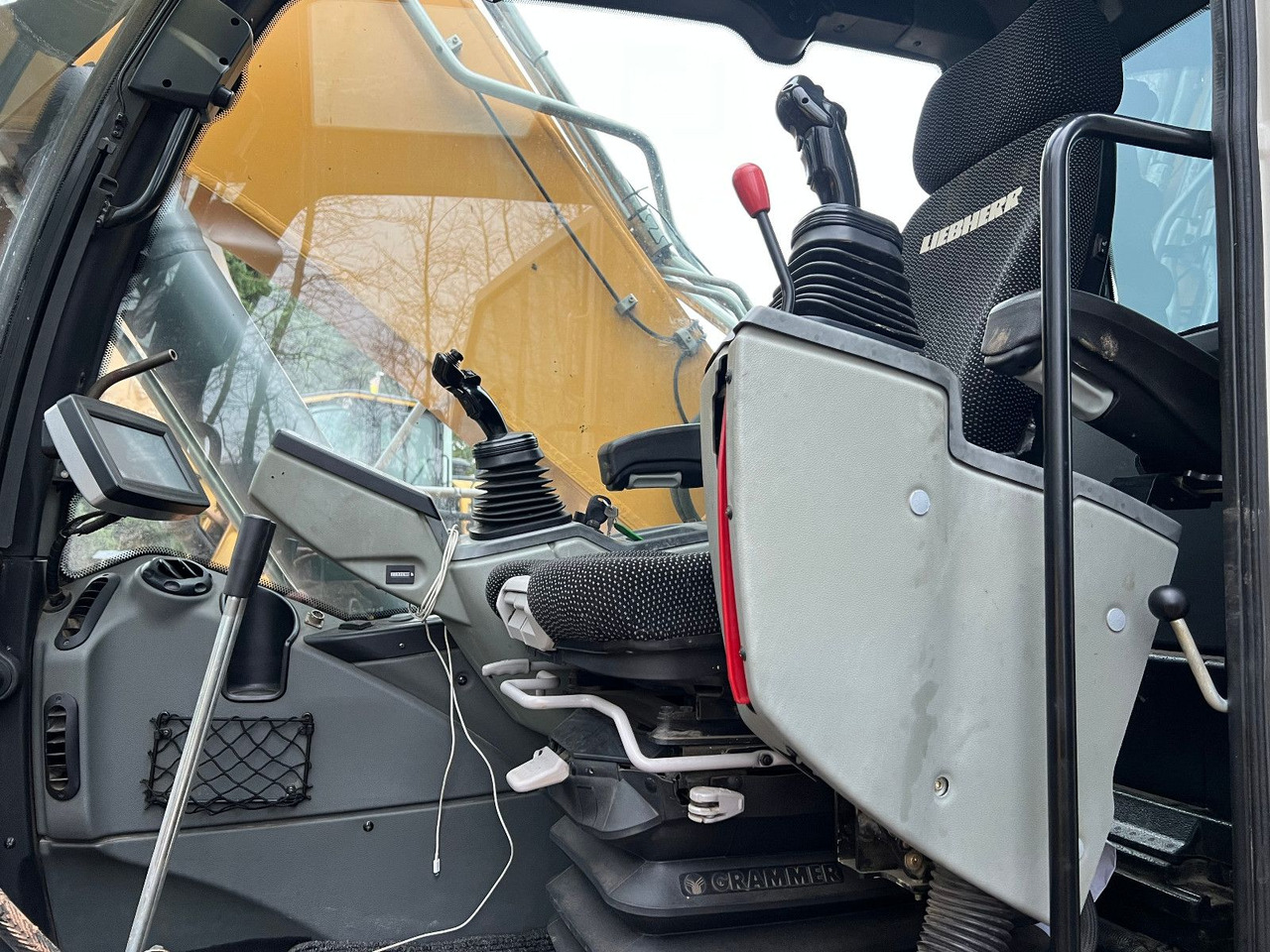 Liebherr R 926 Powertilt - Crawler excavator: picture 3 Liebherr R 926 Powertilt - Crawler excavator: picture 3