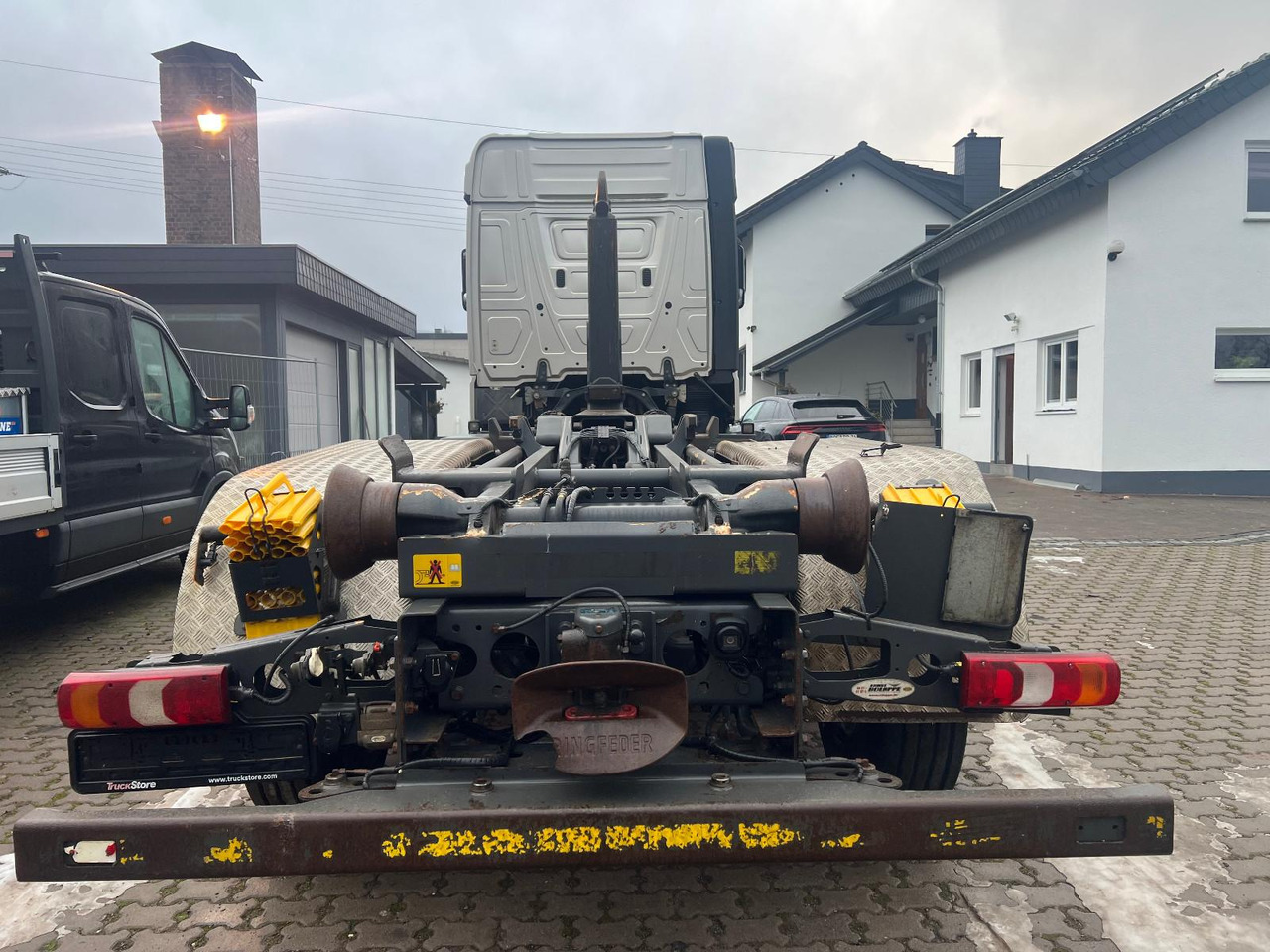 Mercedes-Benz Actros 4 3-Achser 25XX OM471 6x2 Fg - Hook lift truck: picture 4 Mercedes-Benz Actros 4 3-Achser 25XX OM471 6x2 Fg - Hook lift truck: picture 4