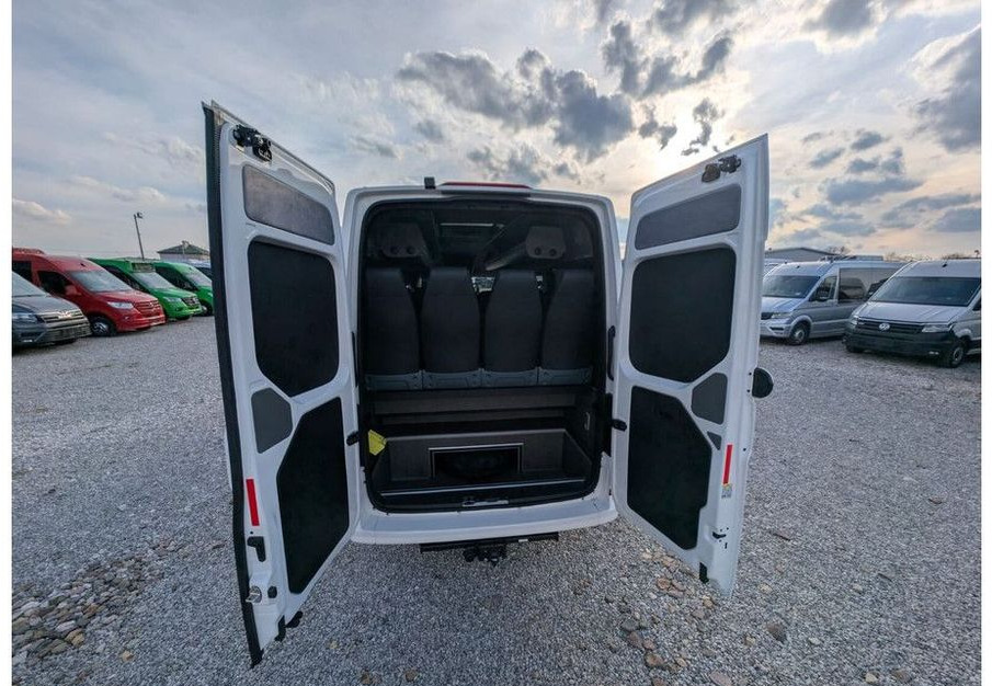 Minibus, Passenger van Volkswagen Crafter: picture 6