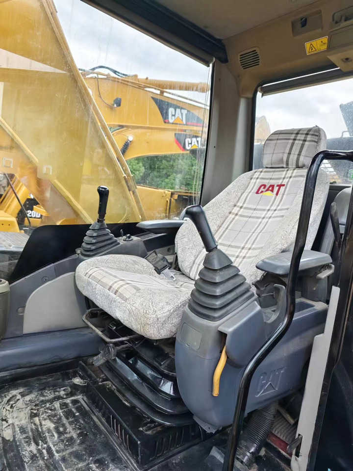 CATERPILLAR 320D2 CAT - Crawler excavator: picture 3 CATERPILLAR 320D2 CAT - Crawler excavator: picture 3