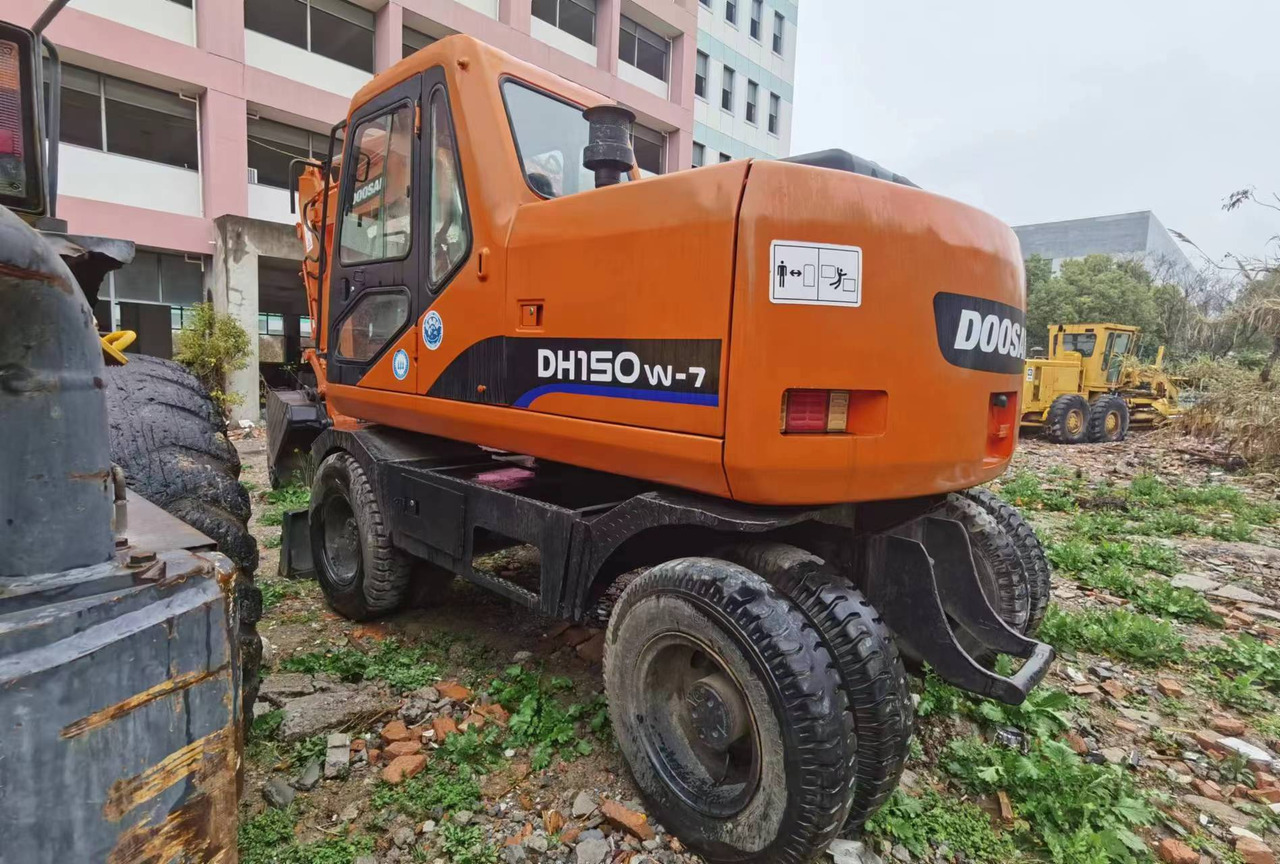 DOOSAN DH150W-7 - Wheel excavator: picture 5 DOOSAN DH150W-7 - Wheel excavator: picture 5