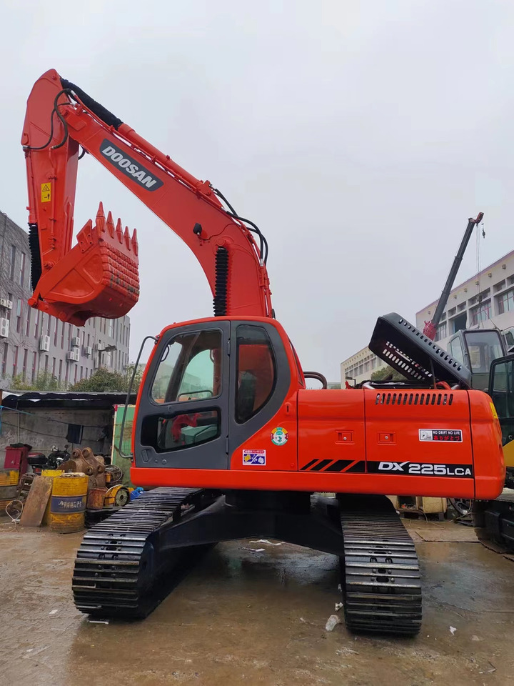 DOOSAN DX225LCA - Crawler excavator: picture 1 DOOSAN DX225LCA - Crawler excavator: picture 1
