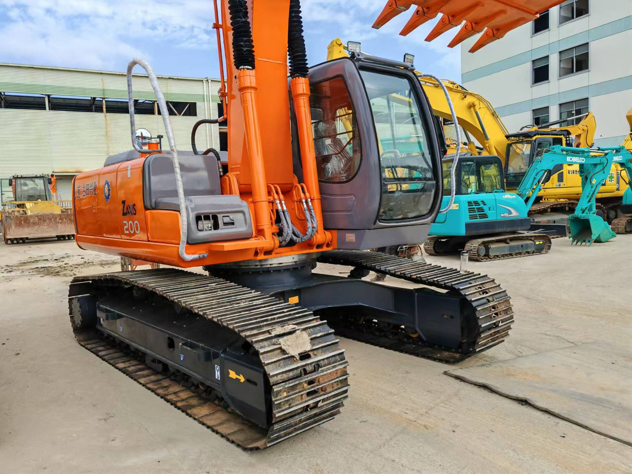 HITACHI ZX200 - Crawler excavator: picture 3 HITACHI ZX200 - Crawler excavator: picture 3