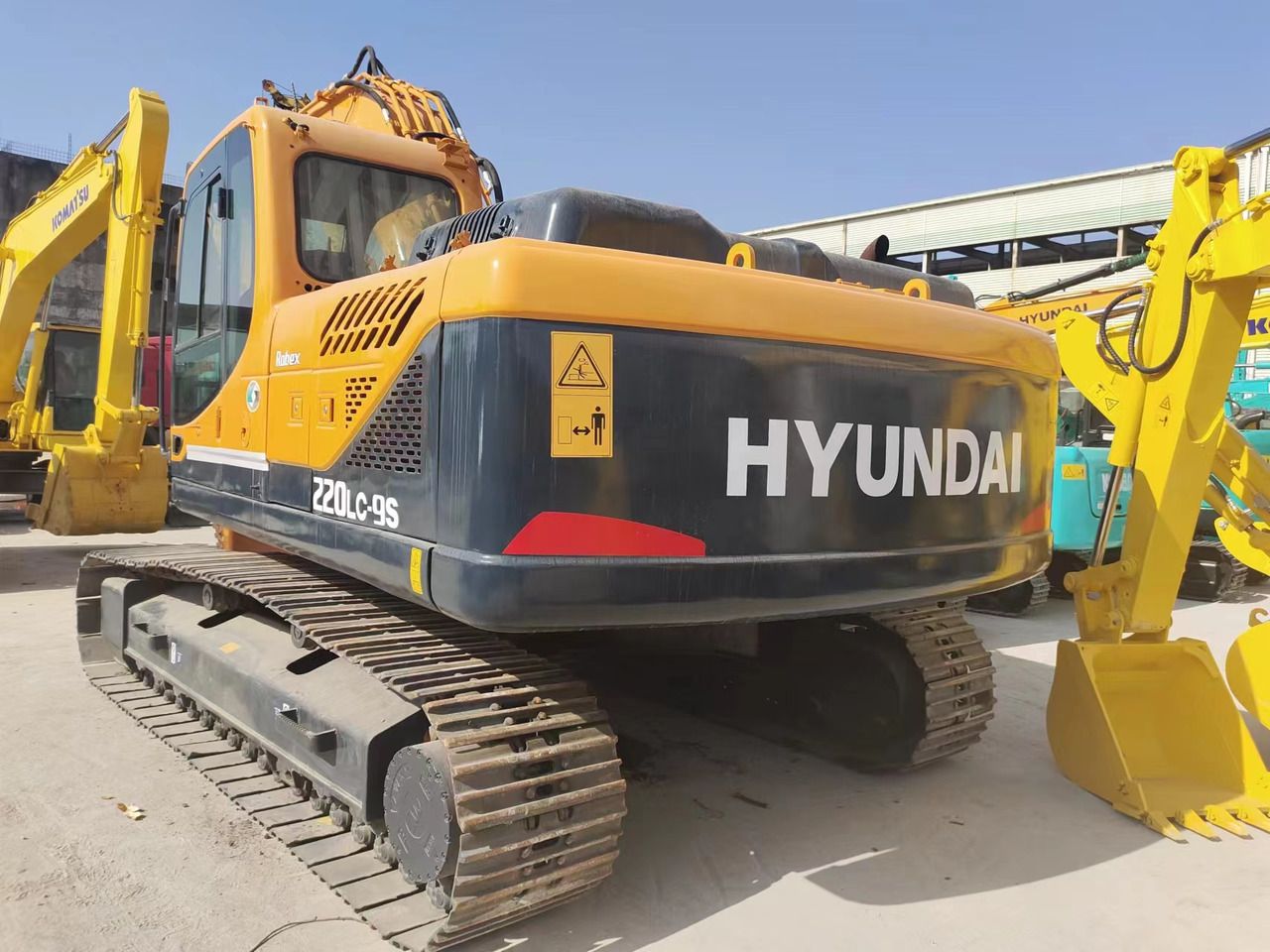 HYUNDAI 220LC-9S 305LC-9T 385LC-9T - Crawler excavator: picture 2 HYUNDAI 220LC-9S 305LC-9T 385LC-9T - Crawler excavator: picture 2