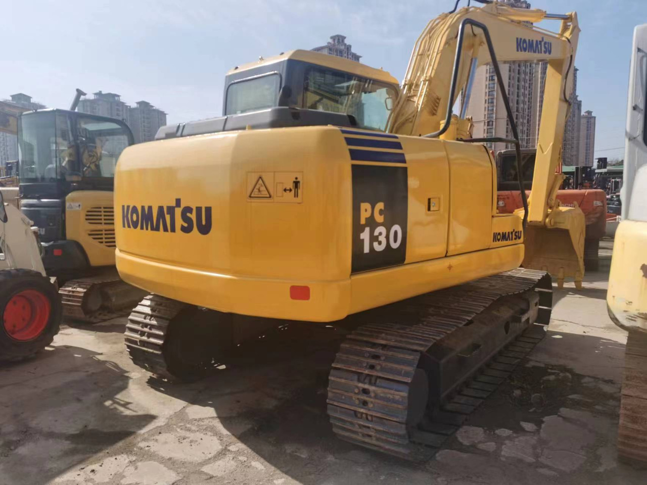 Crawler excavator KOMATSU PC130-7: picture 7