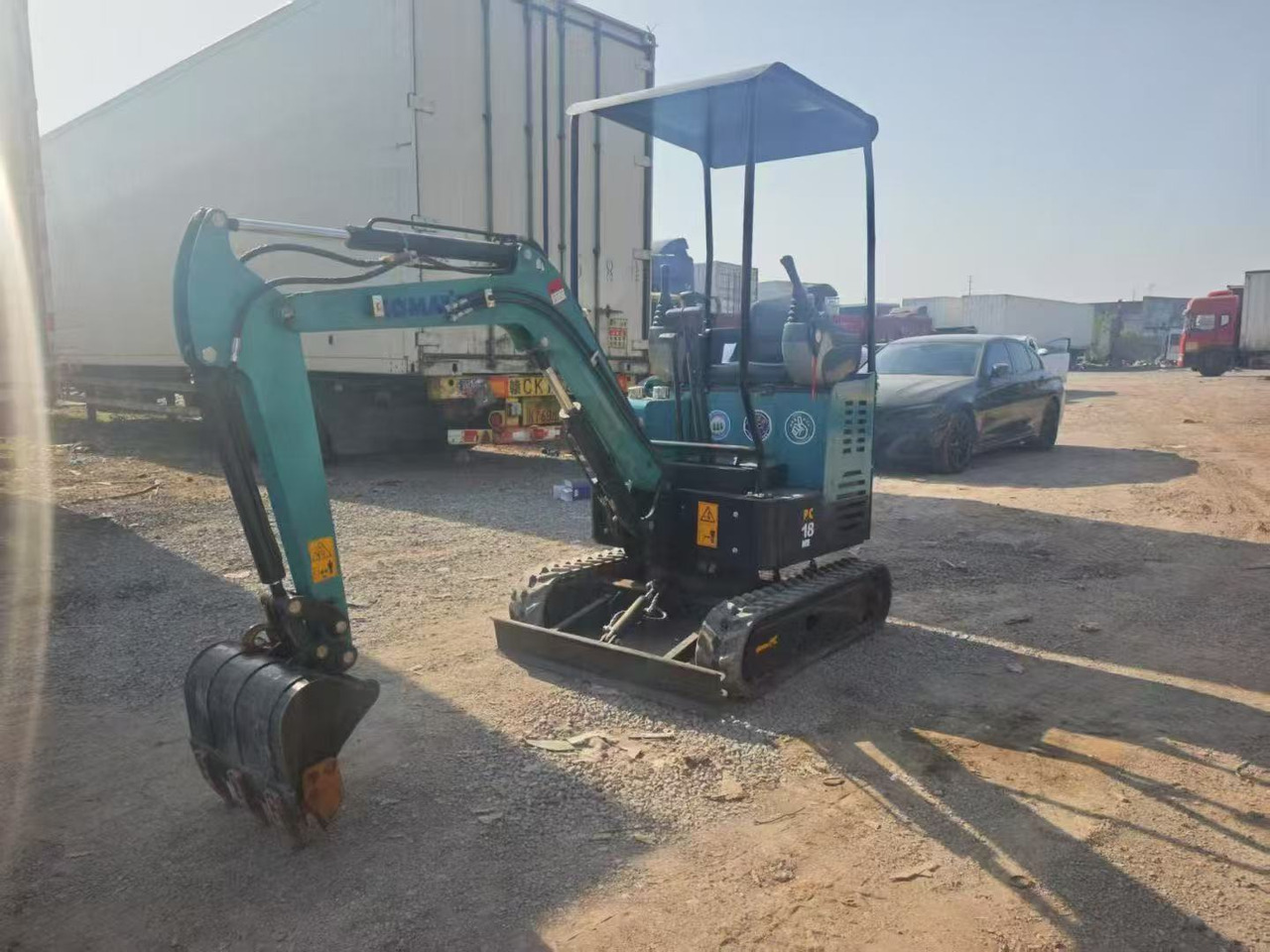 KOMATSU PC18 - Mini excavator: picture 1 KOMATSU PC18 - Mini excavator: picture 1