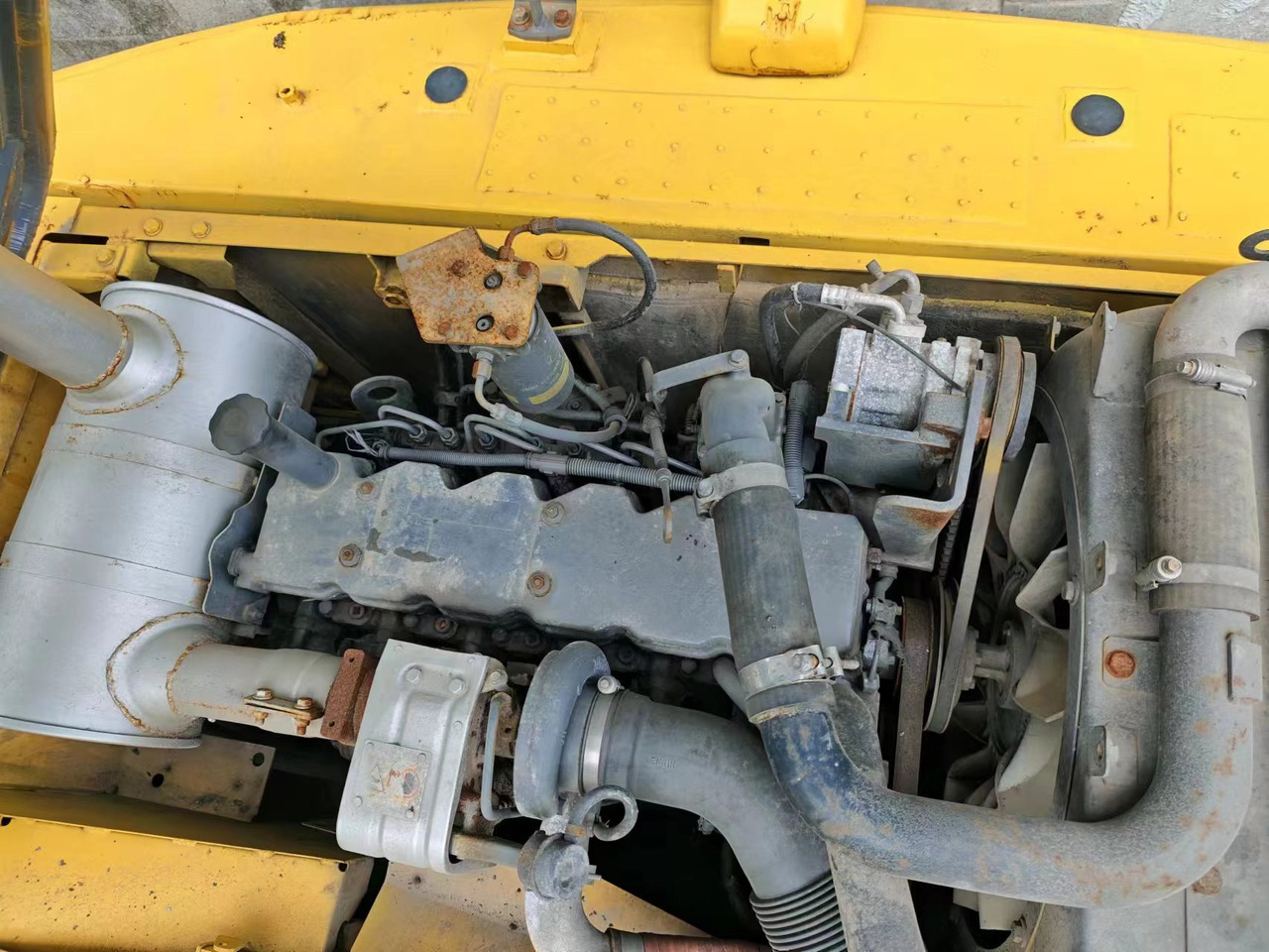 KOMATSU PC200-8 - Crawler excavator: picture 4 KOMATSU PC200-8 - Crawler excavator: picture 4