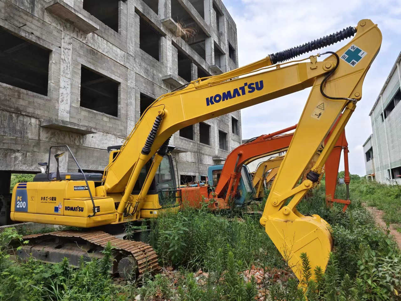 KOMATSU PC200-8 - Crawler excavator: picture 2 KOMATSU PC200-8 - Crawler excavator: picture 2