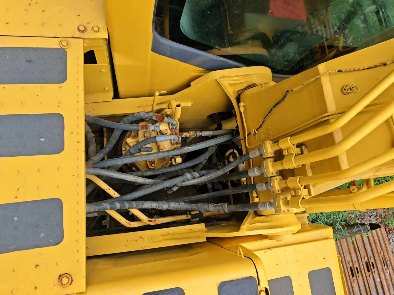 KOMATSU PC200-8 - Crawler excavator: picture 5 KOMATSU PC200-8 - Crawler excavator: picture 5
