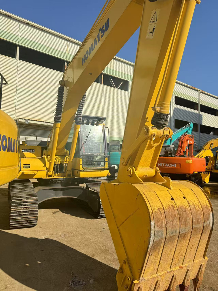 KOMATSU PC200-8 - Crawler excavator: picture 3 KOMATSU PC200-8 - Crawler excavator: picture 3