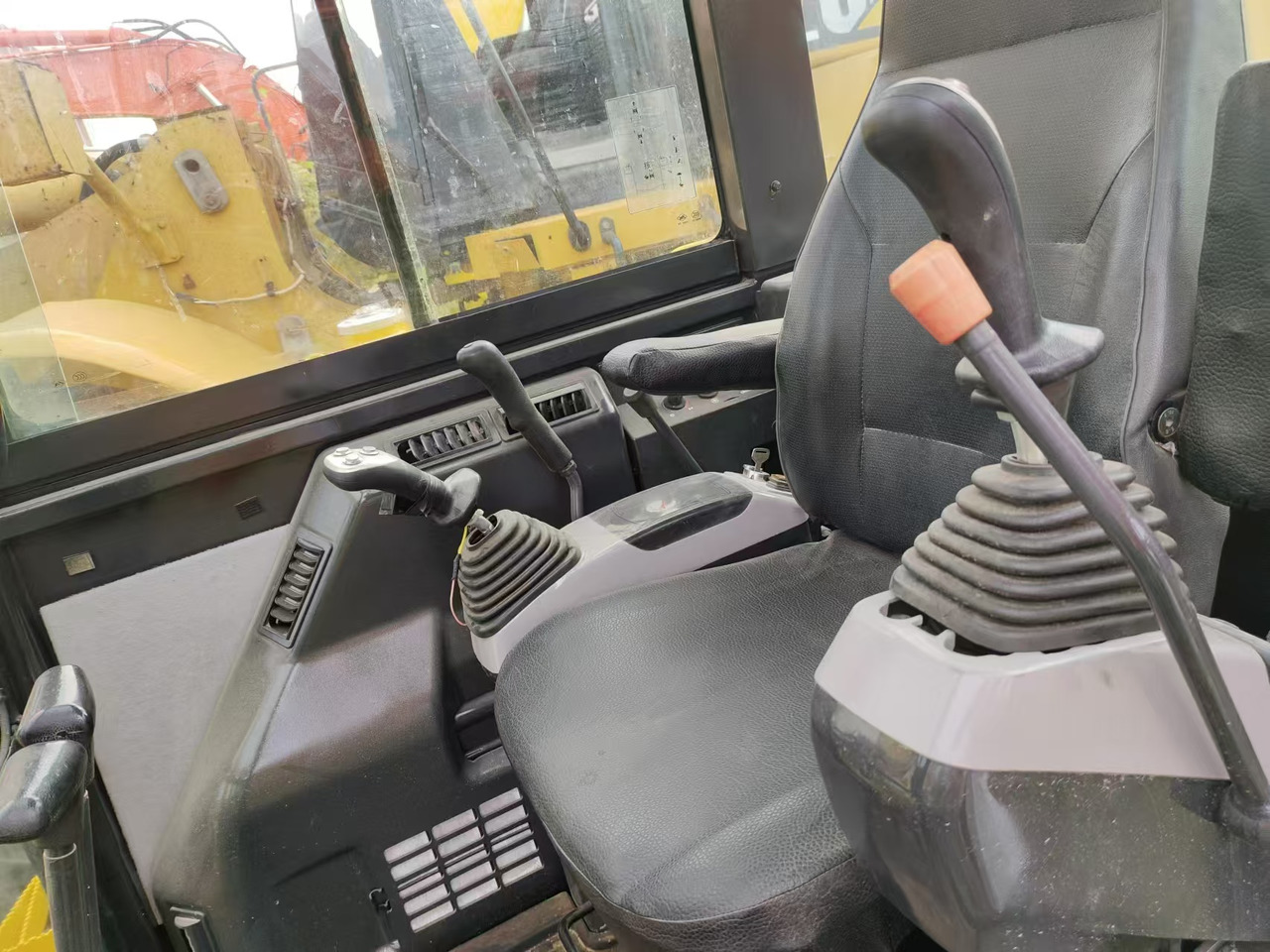 KOMATSU PC56-7 - Mini excavator: picture 4 KOMATSU PC56-7 - Mini excavator: picture 4