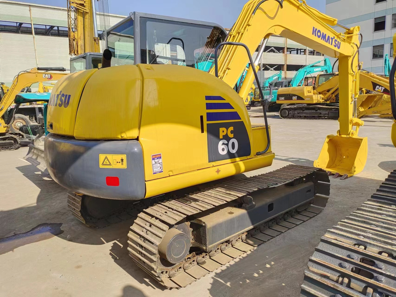 KOMATSU PC60-8 - Mini excavator: picture 1 KOMATSU PC60-8 - Mini excavator: picture 1
