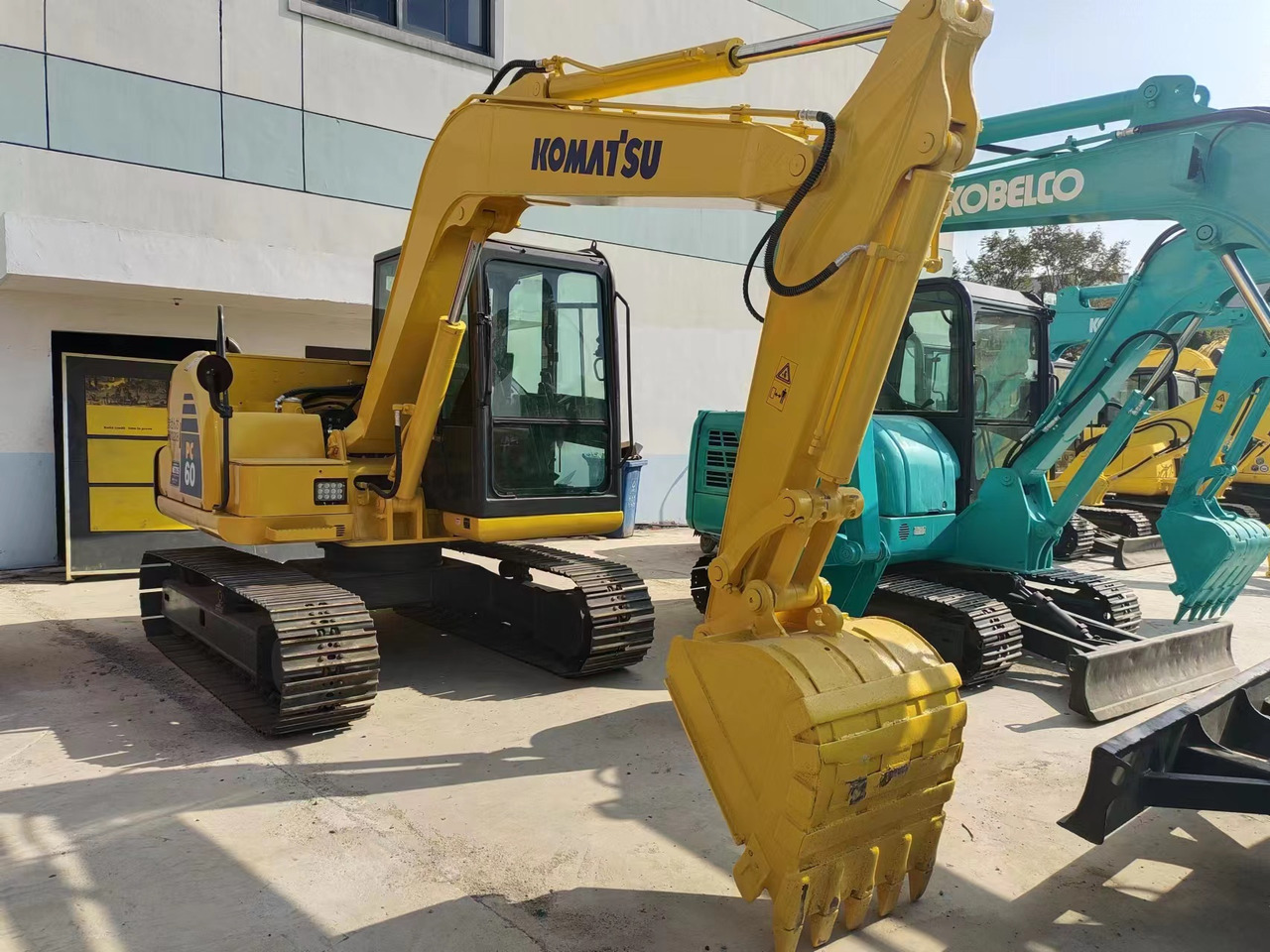 KOMATSU PC60-8 - Mini excavator: picture 2 KOMATSU PC60-8 - Mini excavator: picture 2
