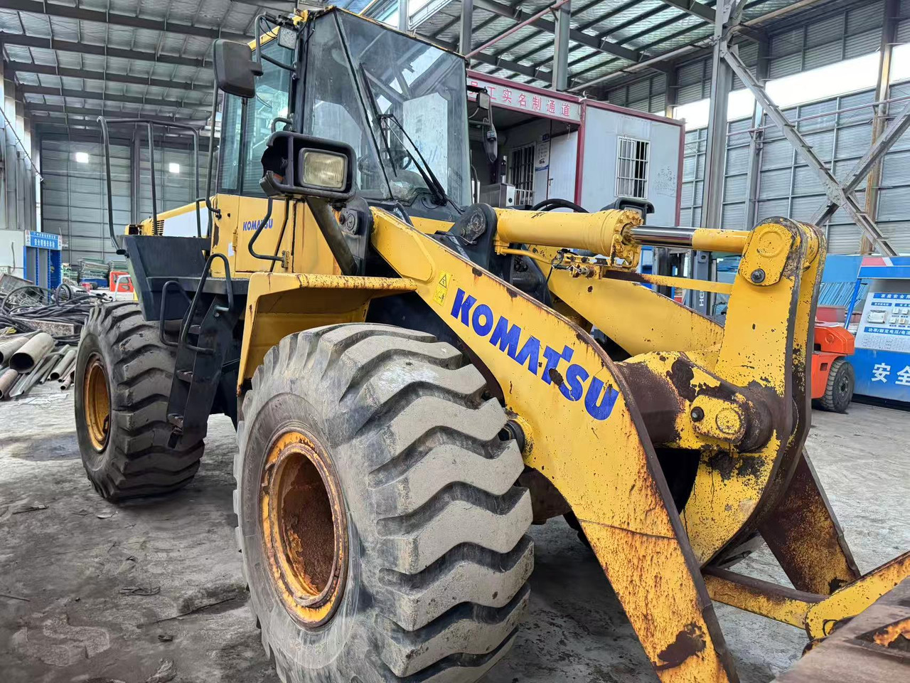 KOMATSU WA380Z-6 - Wheel loader: picture 4 KOMATSU WA380Z-6 - Wheel loader: picture 4