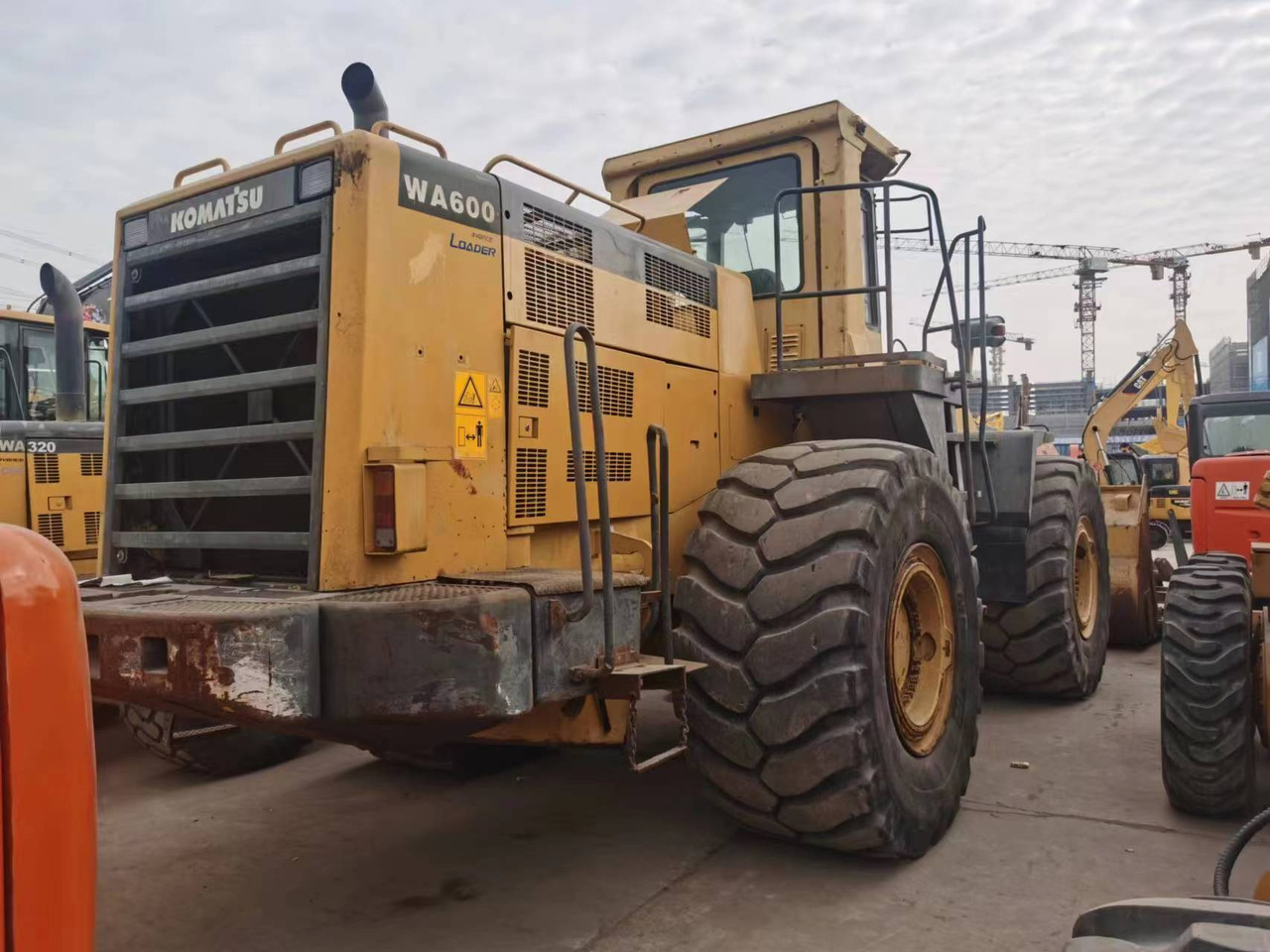KOMATSU WA600-3 - Wheel loader: picture 2 KOMATSU WA600-3 - Wheel loader: picture 2