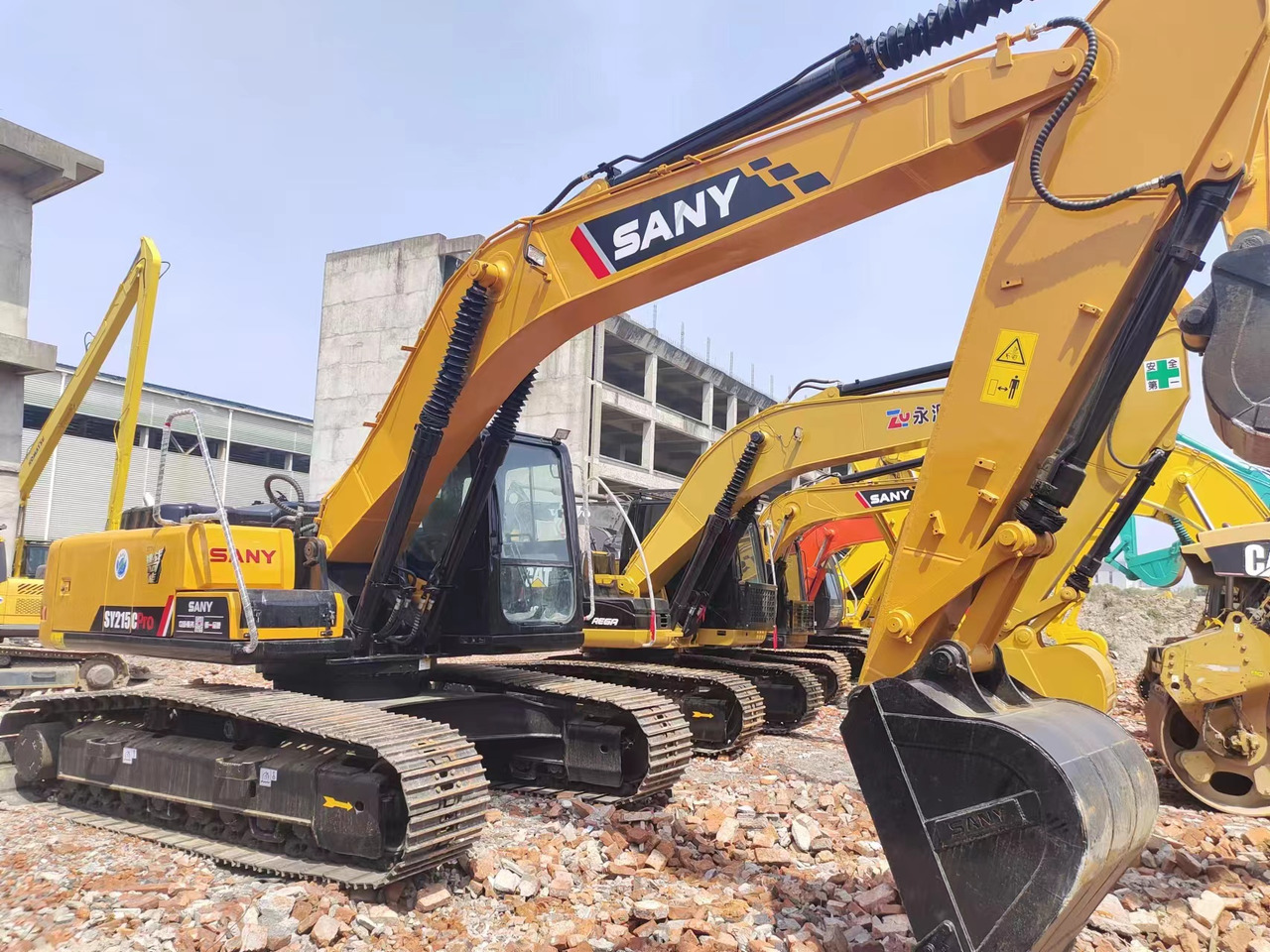 SANY SY215C - Crawler excavator: picture 2 SANY SY215C - Crawler excavator: picture 2
