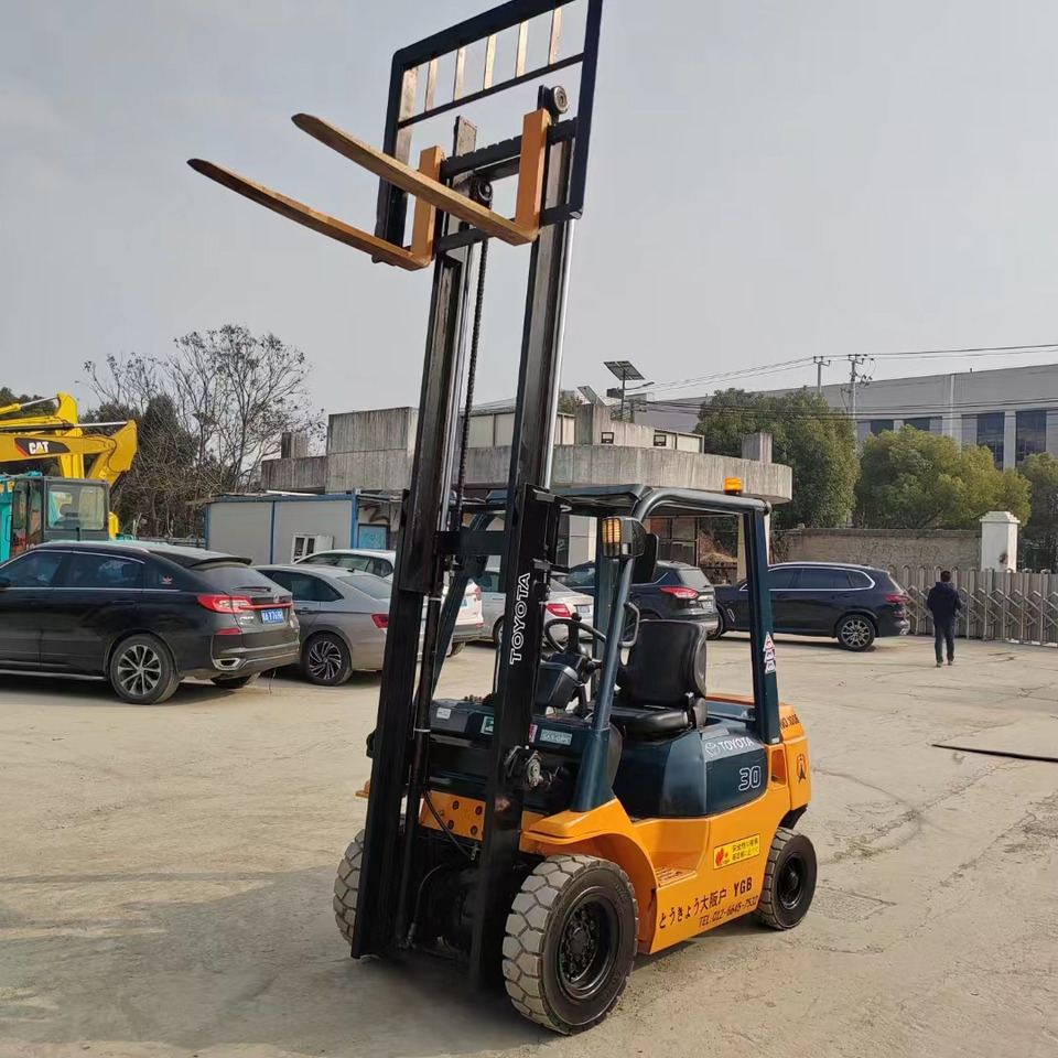 Diesel forklift TOYOTA FD30: picture 6