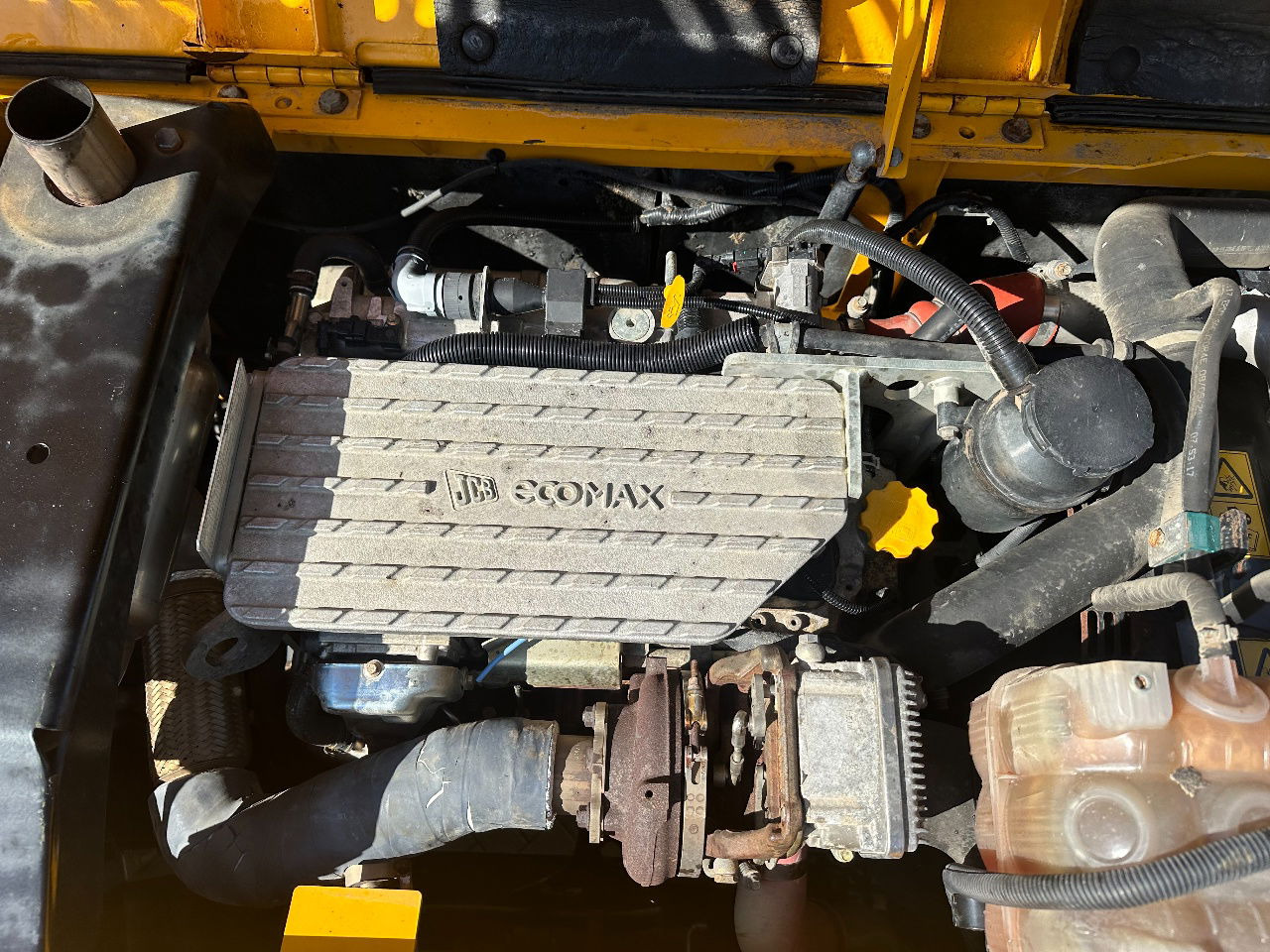 Crawler excavator JCB JS220LC: picture 24