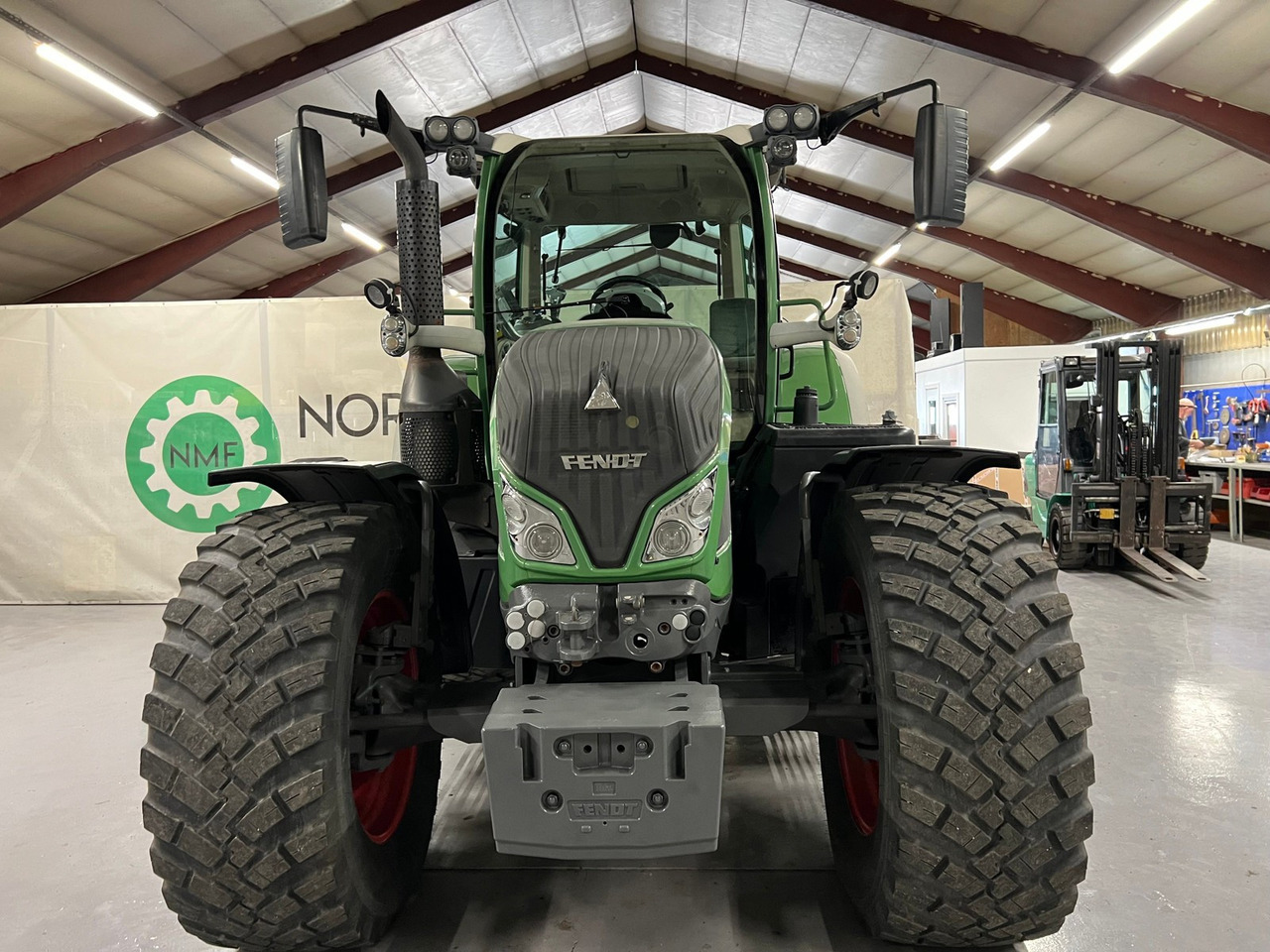 Fendt 724 Vario - Farm tractor: picture 4 Fendt 724 Vario - Farm tractor: picture 4