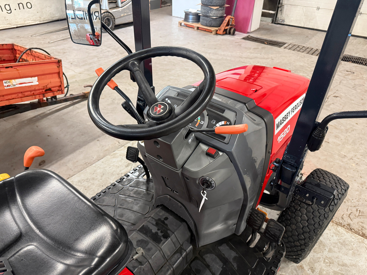 Massey Ferguson 1520 #MVA FRI# - Farm tractor: picture 5 Massey Ferguson 1520 #MVA FRI# - Farm tractor: picture 5