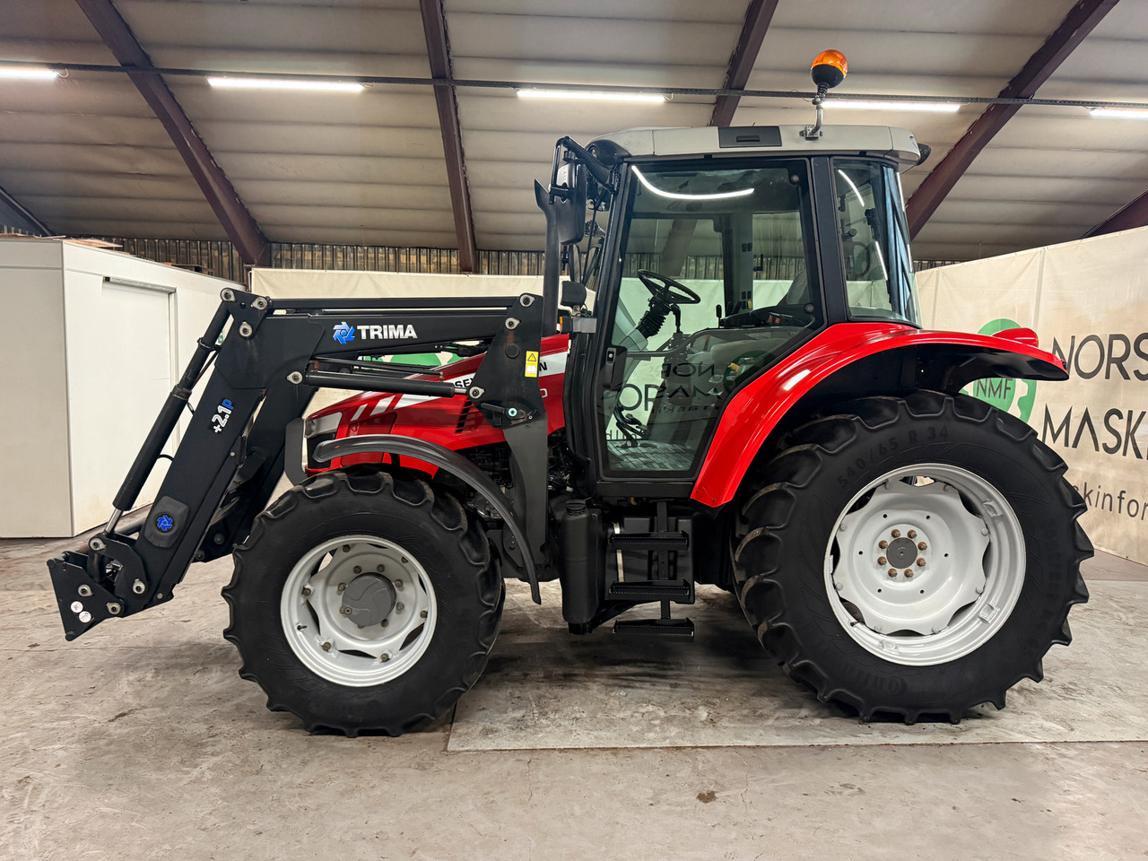 Massey Ferguson 5440 Dyna 4 - Farm tractor: picture 2 Massey Ferguson 5440 Dyna 4 - Farm tractor: picture 2