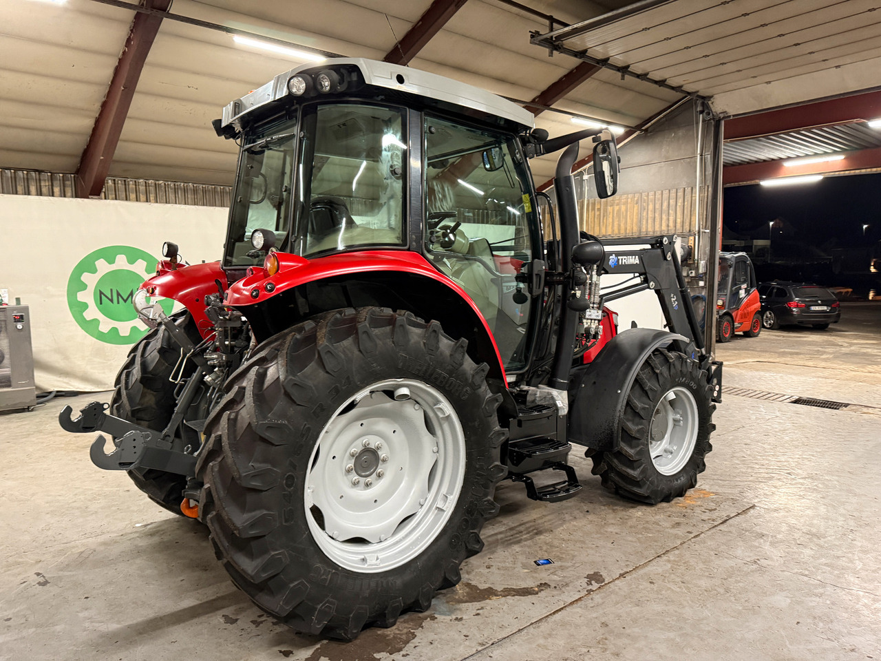 Massey Ferguson 5712 SL Dyna4 - Farm tractor: picture 5 Massey Ferguson 5712 SL Dyna4 - Farm tractor: picture 5