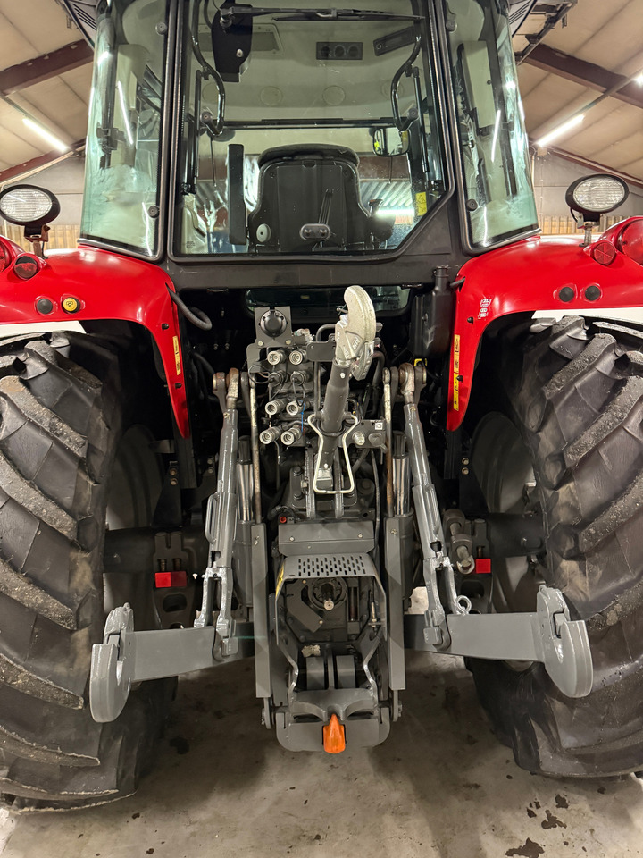 Massey Ferguson 5712 SL Dyna4 - Farm tractor: picture 4 Massey Ferguson 5712 SL Dyna4 - Farm tractor: picture 4