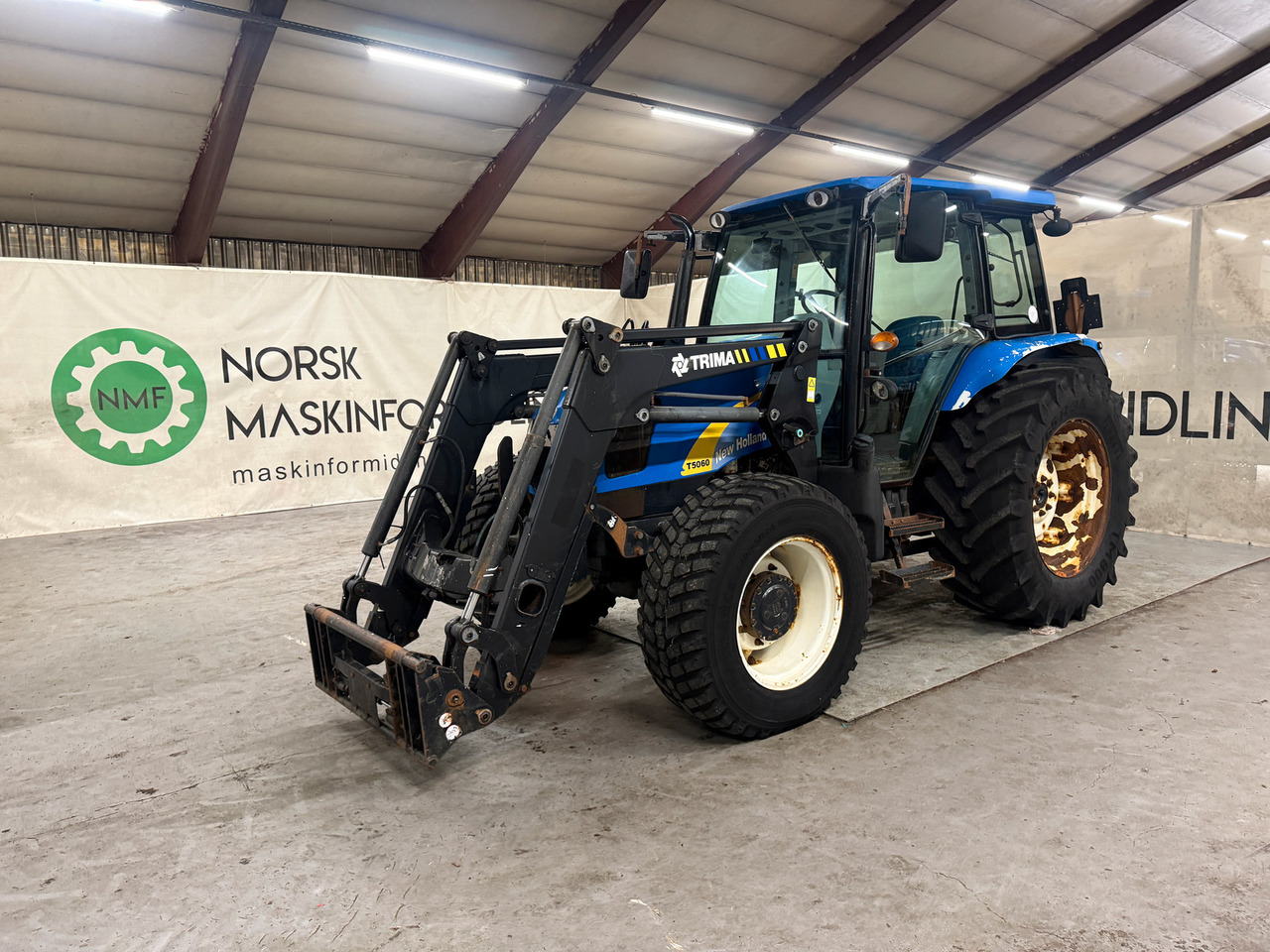 New Holland T5060 - Farm tractor: picture 1 New Holland T5060 - Farm tractor: picture 1