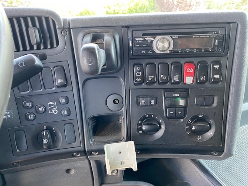 Tractor unit SCANIA R440: picture 7