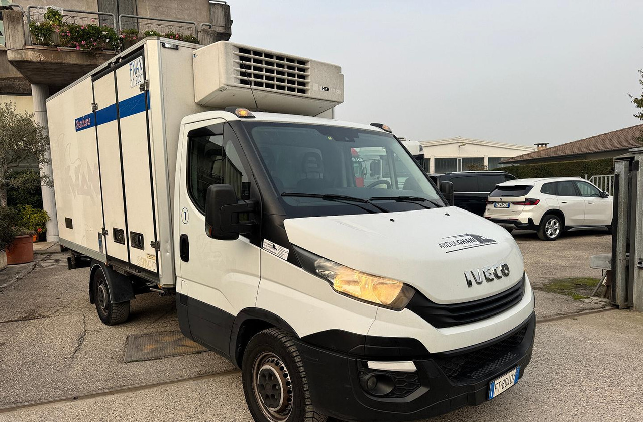 - Refrigerated delivery van: picture 2 - Refrigerated delivery van: picture 2