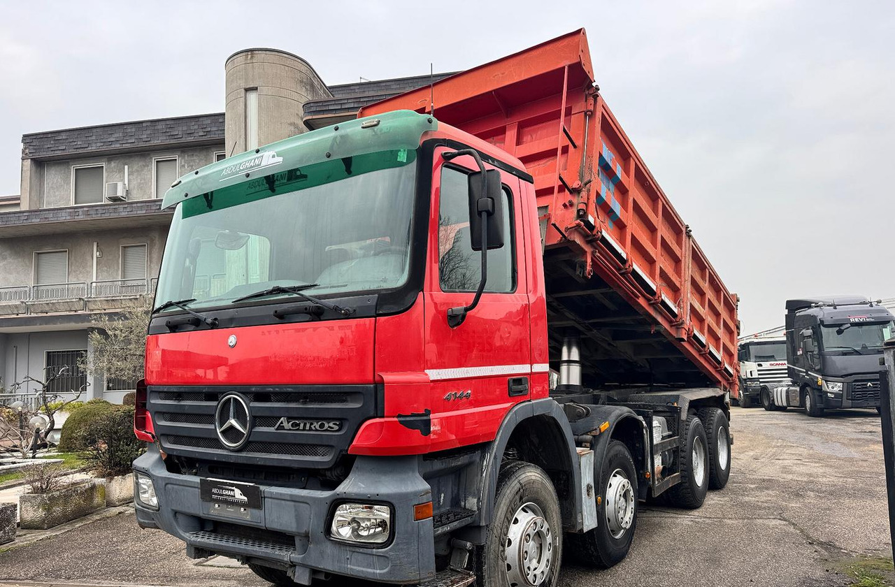 Mercedes Benz Actros 4144 - 8X4 - Tipper: picture 3 Mercedes Benz Actros 4144 - 8X4 - Tipper: picture 3