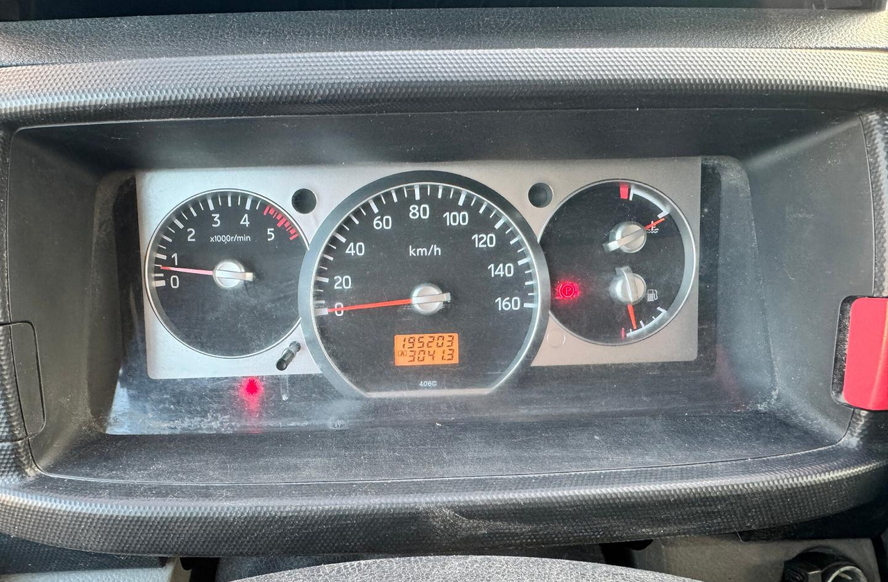 Renault Trucks Maxity 135.35 dxi - Curtain side truck: picture 5 Renault Trucks Maxity 135.35 dxi - Curtain side truck: picture 5