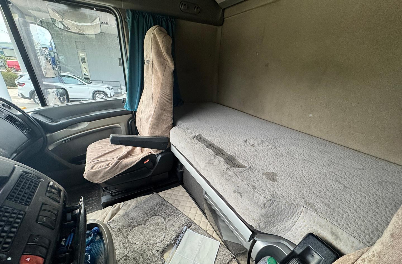 Tractor unit DAF XF 105.460 - 2010 - AUTOMATICO: picture 6 Tractor unit DAF XF 105.460 - 2010 - AUTOMATICO: picture 6