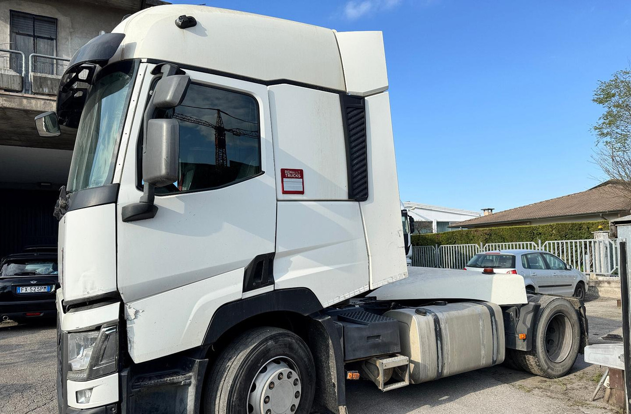Renault T460 / 2015 / Euro 6 - Tractor unit: picture 2 Renault T460 / 2015 / Euro 6 - Tractor unit: picture 2