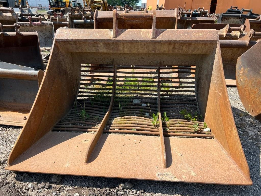 Komatsu PC 190 LC-8 - Excavator bucket: picture 2 Komatsu PC 190 LC-8 - Excavator bucket: picture 2
