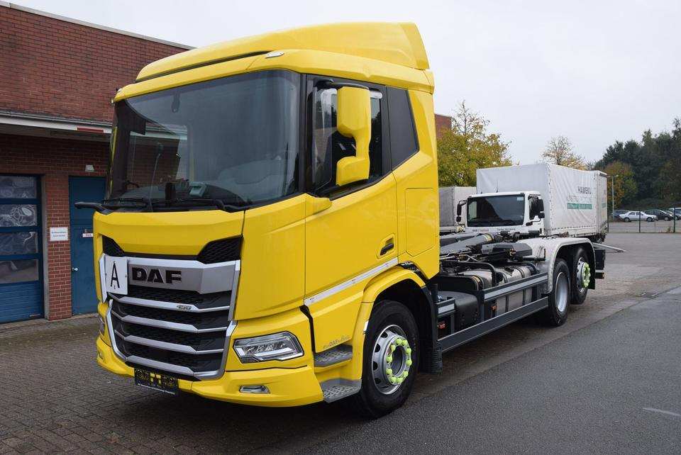 DAF XG 450 Meiller RS21 Abroll ACC Navi Kamera EU6E - Hook lift truck: picture 2 DAF XG 450 Meiller RS21 Abroll ACC Navi Kamera EU6E - Hook lift truck: picture 2