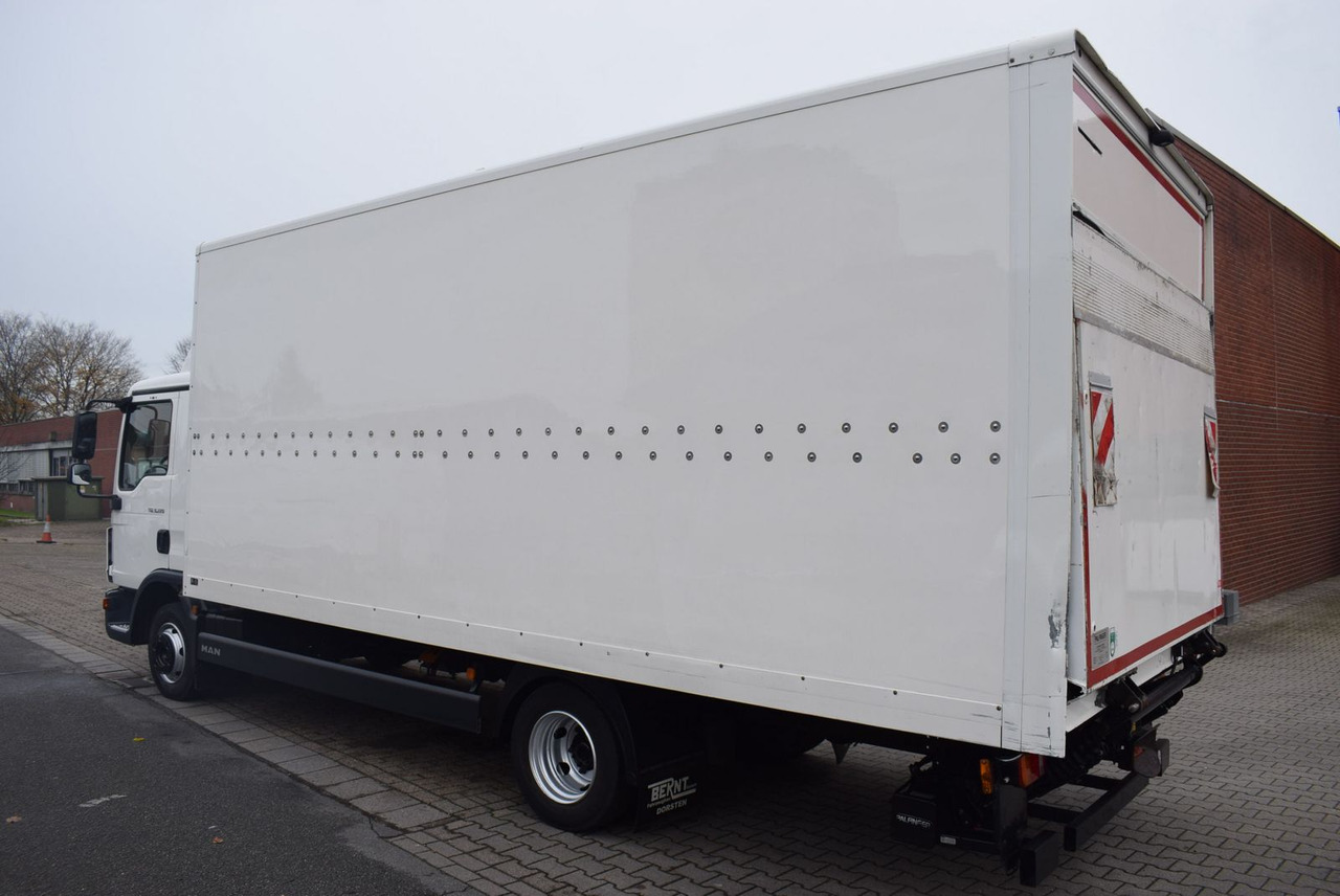 MAN TGL 8.220 Koffer LBW Klima EURO6 Luftfederung - Closed box van: picture 4 MAN TGL 8.220 Koffer LBW Klima EURO6 Luftfederung - Closed box van: picture 4