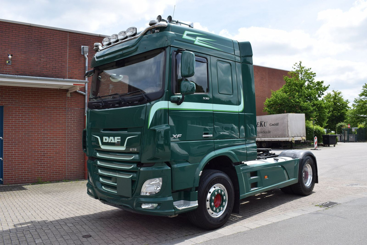 DAF XF 530 FT Retarder Leder Standklima Hydraulik - Tractor unit: picture 1 DAF XF 530 FT Retarder Leder Standklima Hydraulik - Tractor unit: picture 1