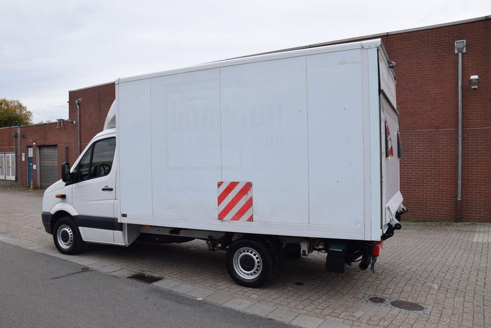 Volkswagen Crafter 35 Koffer 2,0 TDI LBW Palfinger 500KG - Closed box van: picture 4 Volkswagen Crafter 35 Koffer 2,0 TDI LBW Palfinger 500KG - Closed box van: picture 4
