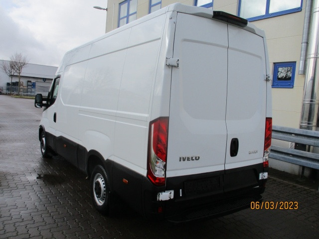 IVECO Daily 35S16V - Panel van: picture 4 IVECO Daily 35S16V - Panel van: picture 4