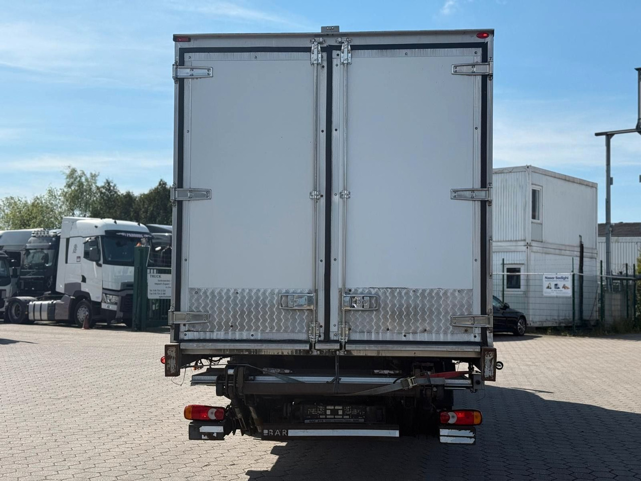 Volvo FL 240 Carrier Easy Cold+Hebebühne - Refrigerator truck: picture 3 Volvo FL 240 Carrier Easy Cold+Hebebühne - Refrigerator truck: picture 3