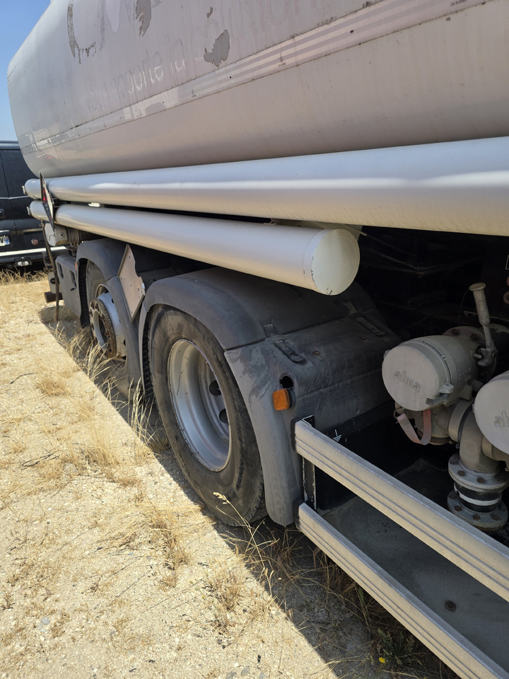 MAN TGA 26-320 - Tanker truck: picture 4 MAN TGA 26-320 - Tanker truck: picture 4