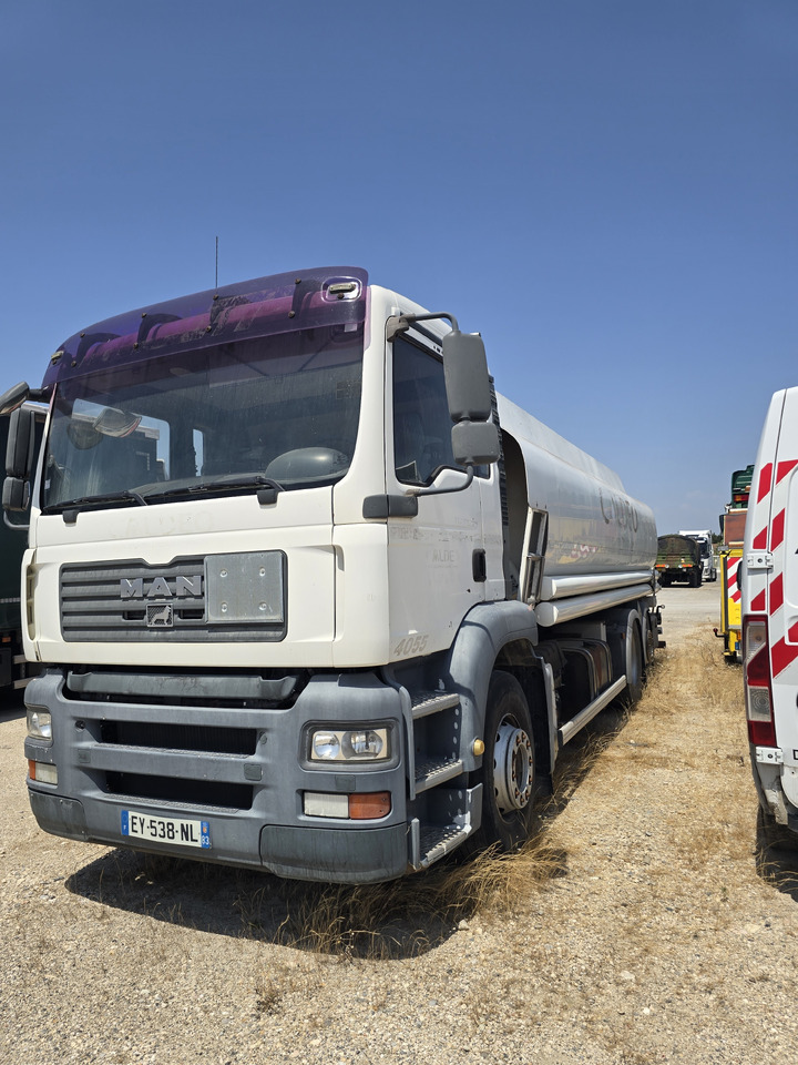 MAN TGA 26-320 - Tanker truck: picture 1 MAN TGA 26-320 - Tanker truck: picture 1