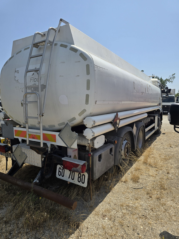 MAN TGA 26-320 - Tanker truck: picture 5 MAN TGA 26-320 - Tanker truck: picture 5