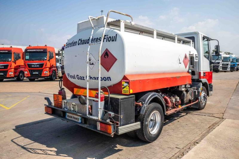 Iveco 85E15+ CITERNE 5000 L - Tanker truck: picture 3 Iveco 85E15+ CITERNE 5000 L - Tanker truck: picture 3