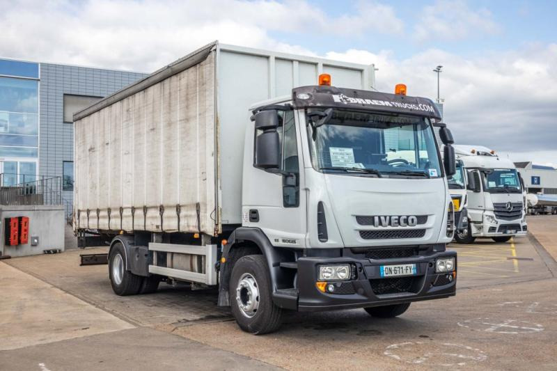 Iveco EUROCARGO 160E25 - Curtain side truck: picture 2 Iveco EUROCARGO 160E25 - Curtain side truck: picture 2