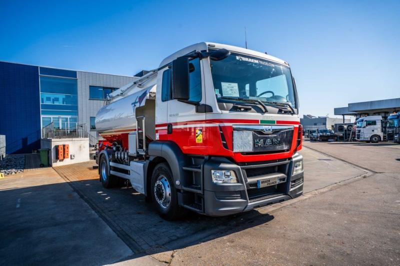 MAN TGS 18.400 4x4H +CM 11.500L /4 COMP - Tanker truck: picture 2 MAN TGS 18.400 4x4H +CM 11.500L /4 COMP - Tanker truck: picture 2