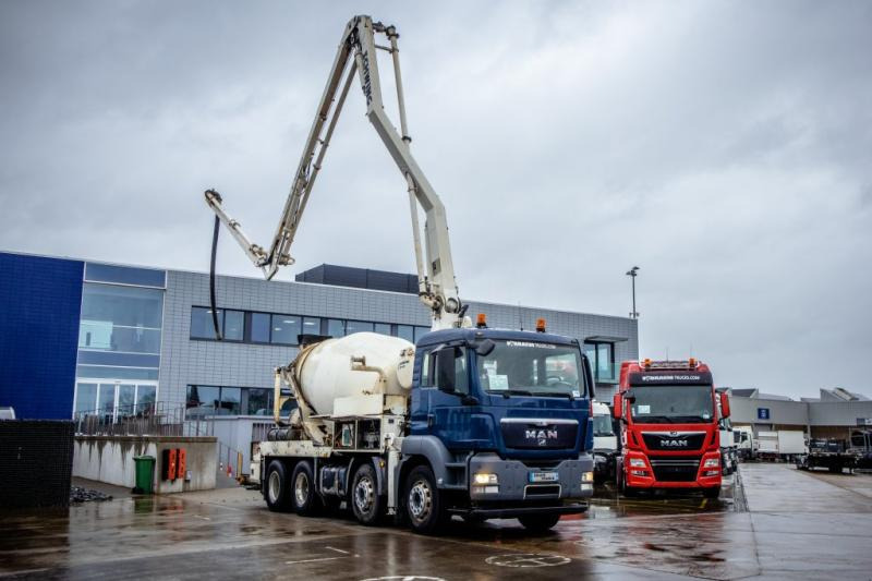 MAN TGS 35.400 BB+STETTER8M³+SCHWING21M - Concrete pump truck: picture 2 MAN TGS 35.400 BB+STETTER8M³+SCHWING21M - Concrete pump truck: picture 2
