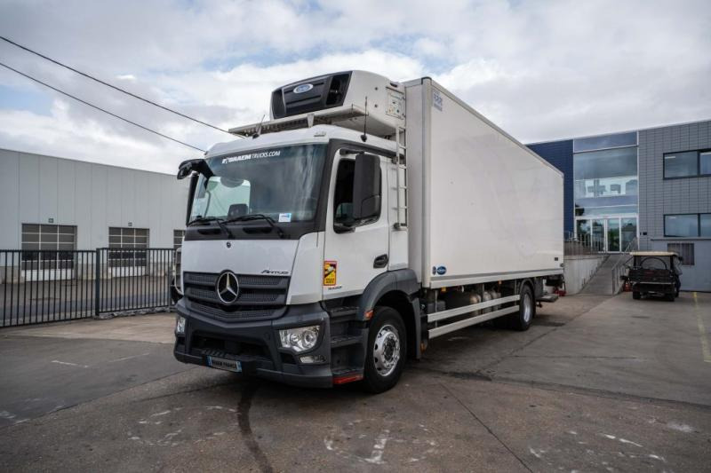 Mercedes ANTOS 1833 L +CARRIER SUPRA MULTI 1250Mt+DHOLLANDIA 2.5T. - Refrigerator truck: picture 1 Mercedes ANTOS 1833 L +CARRIER SUPRA MULTI 1250Mt+DHOLLANDIA 2.5T. - Refrigerator truck: picture 1
